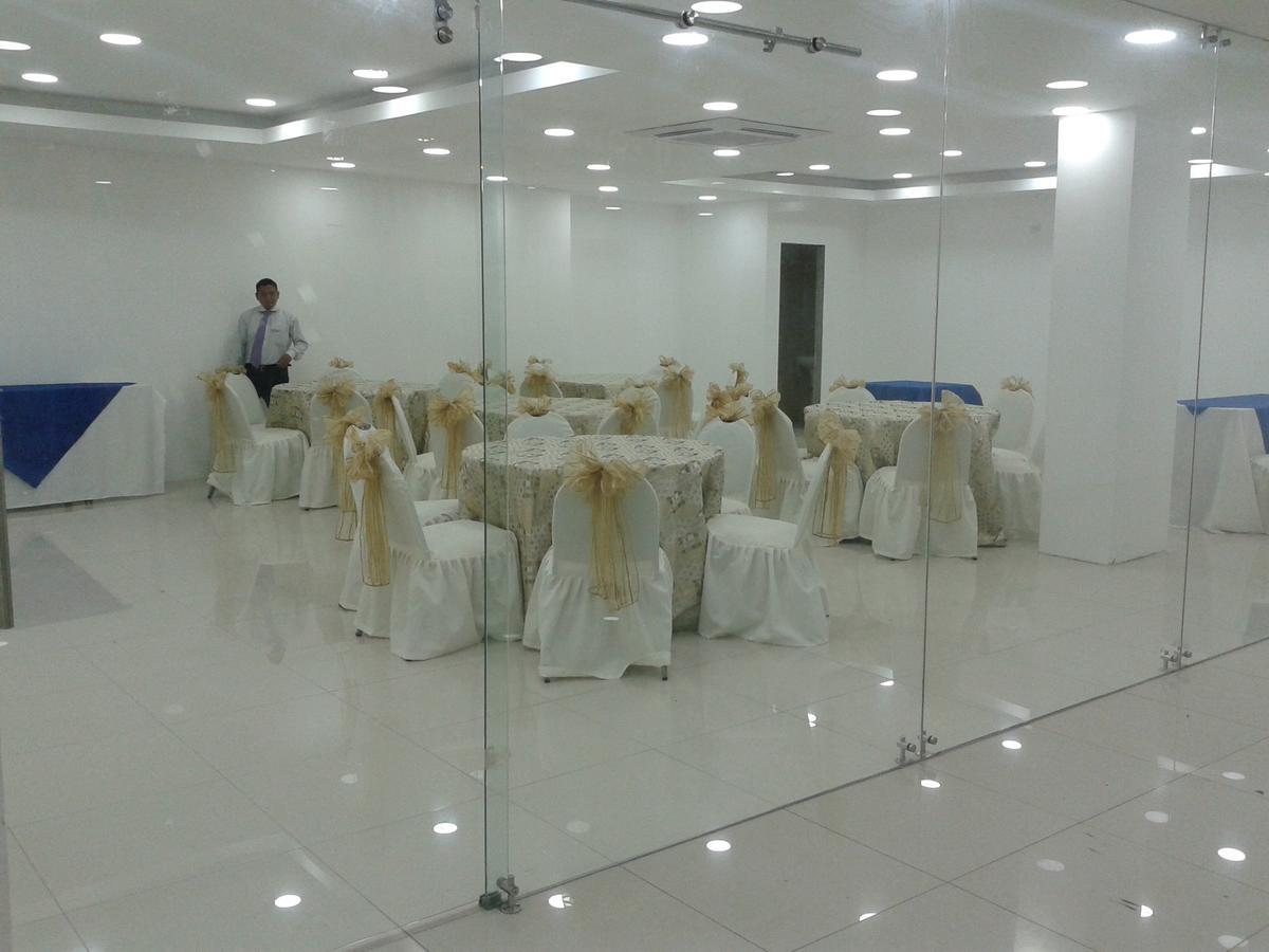 Hotel - Centro Comercial Punta Del Mar ซาลีนาส ภายนอก รูปภาพ